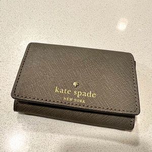 LIKE NEW KATE SPADE CARD CASE - Gray